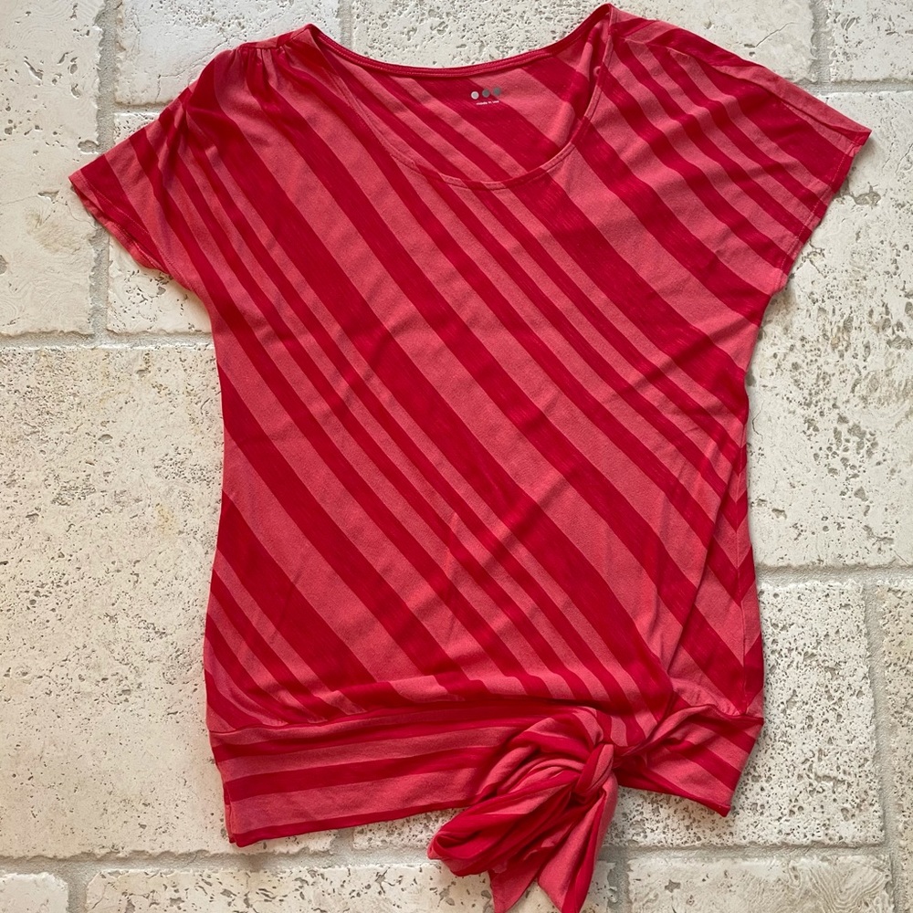 Three Dots maternity top SM